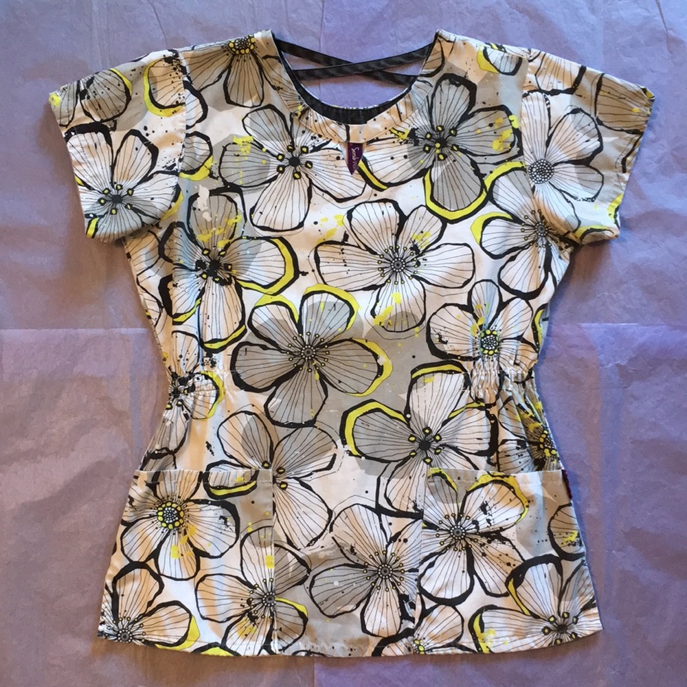 Scrub Works Floral Scrub Top Size Small